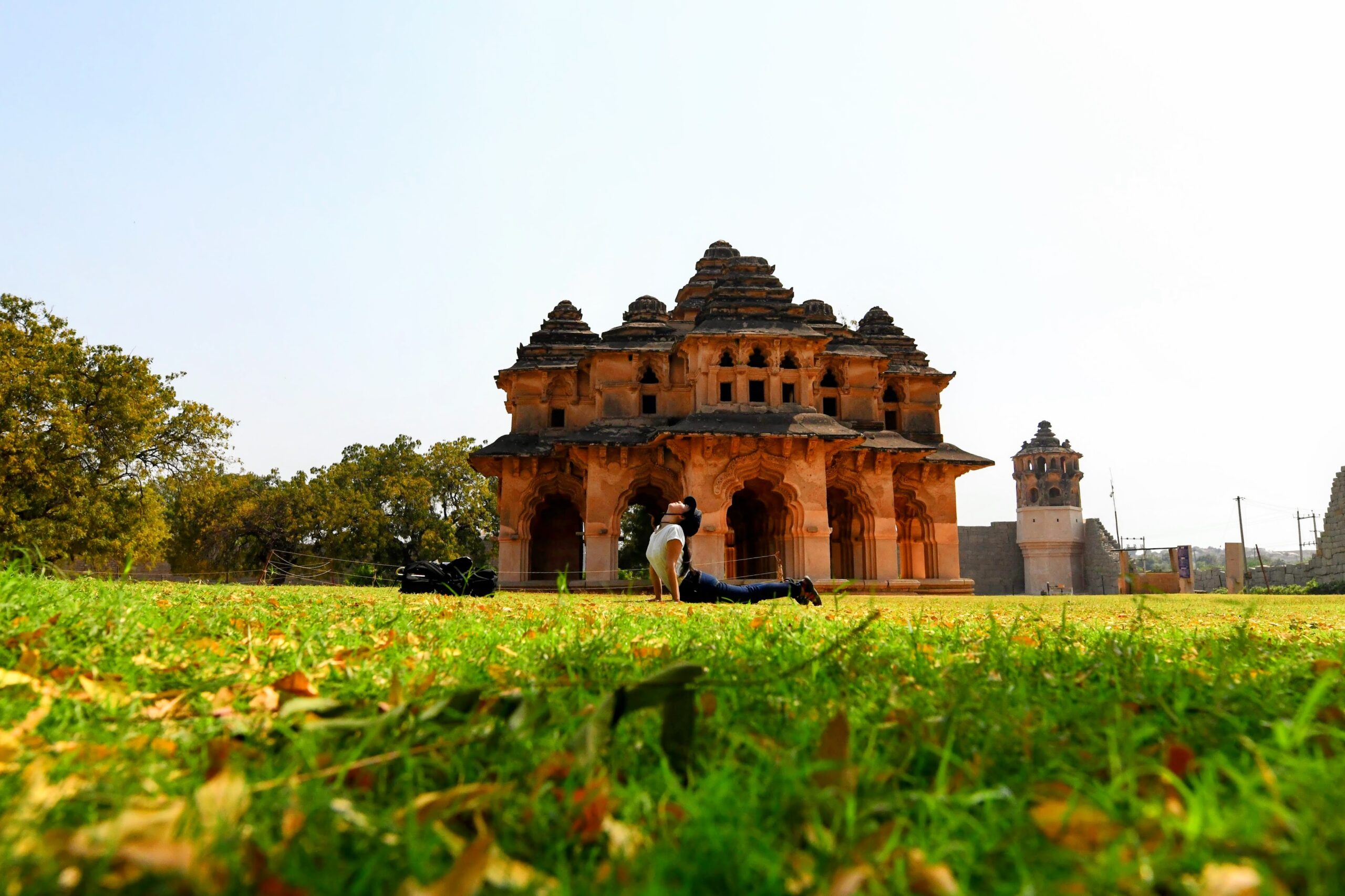 【産後の頻尿・尿もれ】骨盤底筋はなぜピラティスよりヨガで改善するのか？RYT200保持者が解説